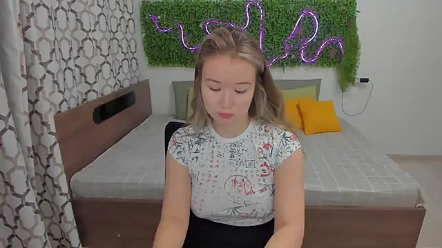 PollyOcean online show from January 2025 10:49:01 AM