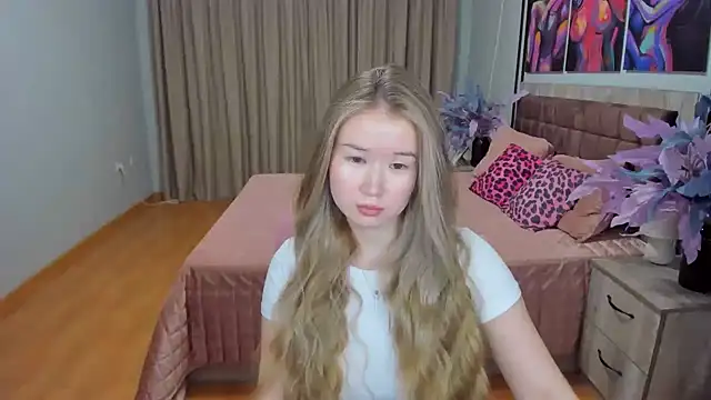 PollyOcean online show from February 2025 01:44:01 PM