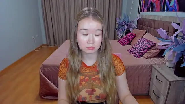 PollyOcean online show from March 2025 02:10:02 PM