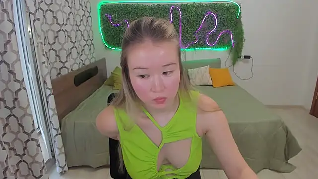 PollyOcean online show from March 2025 11:12:02 AM