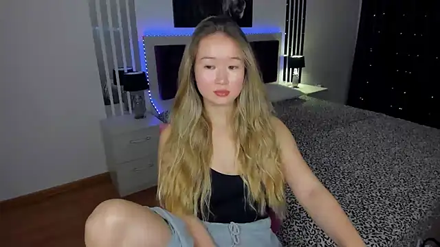 PollyOcean online show from September 2025 10:05:01 AM