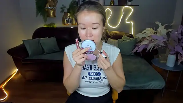 PollyOcean online show from December 2025 09:51:02 AM