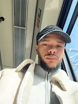 Snapshot of Lionayowe chatting on March 2026 10:08:02 AM Lionayowe online show from March 2026 10:08:02 AM