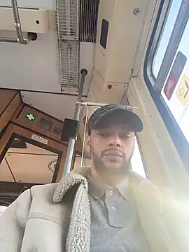 Snapshot of Lionayowe chatting on March 2026 04:21:01 PM Lionayowe online show from March 2026 04:21:01 PM