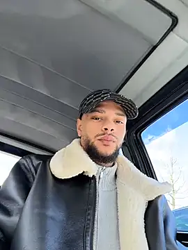 Snapshot of Lionayowe chatting on April 2026 10:38:01 AM Lionayowe online show from April 2026 10:38:01 AM