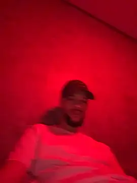 Snapshot of Lionayowe chatting on April 2026 09:01:01 PM Lionayowe online show from April 2026 09:01:01 PM