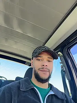 Snapshot of Lionayowe chatting on April 2026 12:27:01 PM Lionayowe online show from April 2026 12:27:01 PM