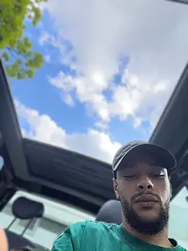 Snapshot of Lionayowe chatting on April 2026 02:01:02 PM Lionayowe online show from April 2026 02:01:02 PM