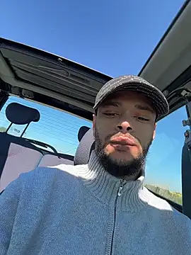 Snapshot of Lionayowe chatting on April 2026 01:01:01 PM Lionayowe online show from April 2026 01:01:01 PM