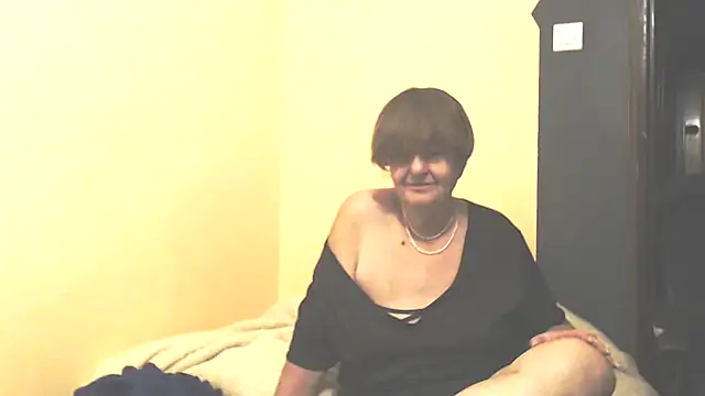 Snapshot of MioritaHard chatting on September 2025 11:15:02 PM MioritaHard online show from September 2025 11:15:02 PM