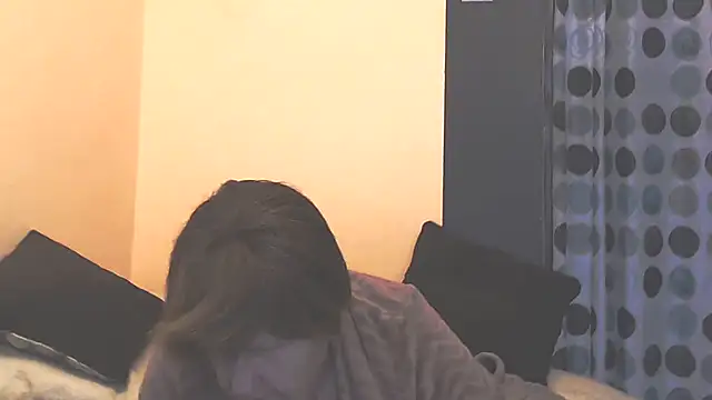 Snapshot of MioritaHard chatting on November 2025 10:47:02 AM MioritaHard online show from November 2025 10:47:02 AM