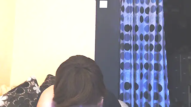 Snapshot of MioritaHard chatting on November 2025 01:21:02 PM MioritaHard online show from November 2025 01:21:02 PM