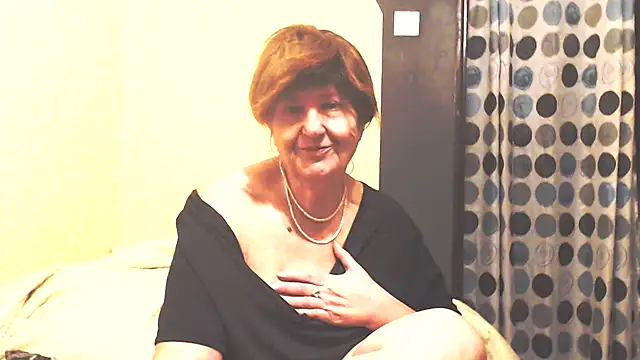 Snapshot of MioritaHard chatting on November 2025 09:17:01 PM MioritaHard online show from November 2025 09:17:01 PM