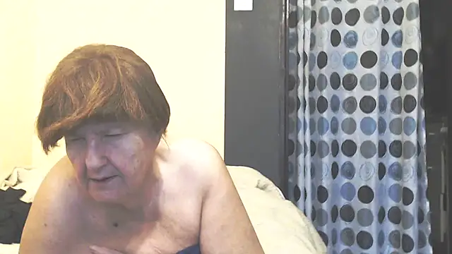 Snapshot of MioritaHard chatting on December 2025 10:02:01 AM MioritaHard online show from December 2025 10:02:01 AM