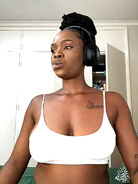 LuciousLips96 online show from October 2025 10:14:01 AM