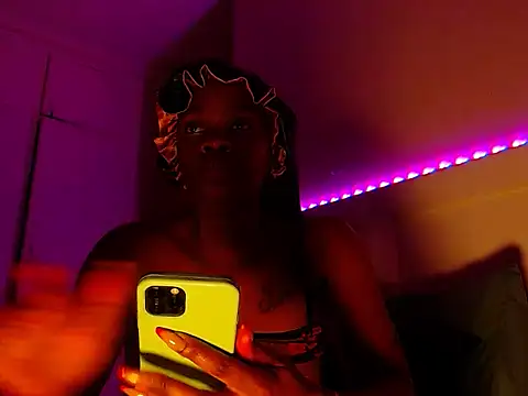 LuciousLips96 online show from July 2026 10:05:02 PM