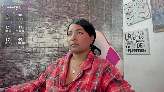 Snapshot of paola_ih chatting on July 2026 02:22:02 PM paola ih online show from July 2026 02:22:02 PM