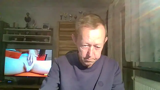 Snapshot of sissy501 chatting on September 2025 08:43:02 PM sissy501 online show from September 2025 08:43:02 PM