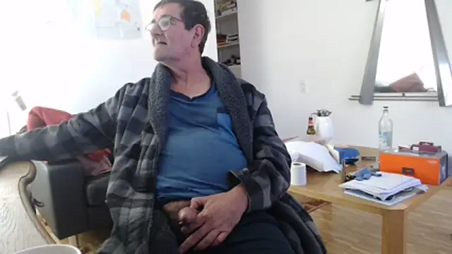 Snapshot of silvio-aus-luzern-CH chatting on March 2026 07:59:02 AM silvio-aus-luzern-CH online show from March 2026 07:59:02 AM