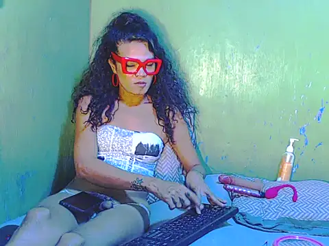 Paula Jordan online show from April 2026 09:50:02 PM