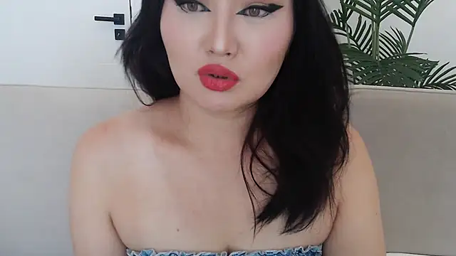 Snapshot of DanyMin chatting on October 2025 07:50:02 AM DanyMin online show from October 2025 07:50:02 AM