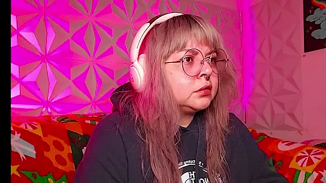 Satyn doll online show from December 2025 10:28:02 PM