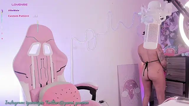 cute catlyn online show from September 2025 01:35:01 PM