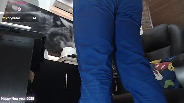 Snapshot of randyluke chatting on March 2025 01:45:01 PM randyluke online show from March 2025 01:45:01 PM