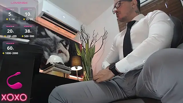 Snapshot of randyluke chatting on December 2025 08:26:01 PM randyluke online show from December 2025 08:26:01 PM