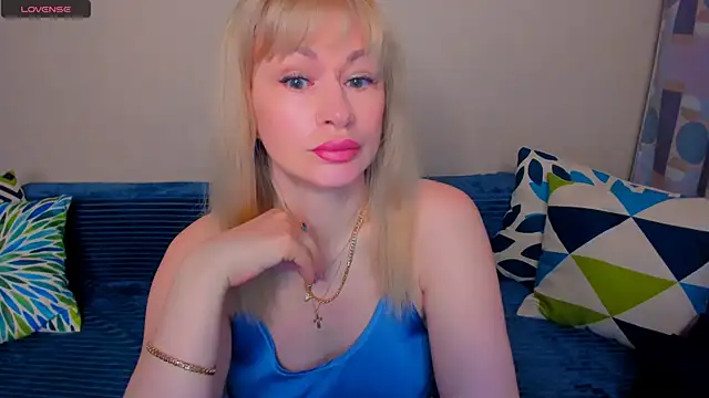 EllenMoore online show from May 2026 03:12:01 AM