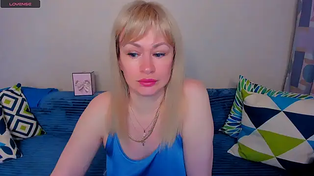 EllenMoore online show from June 2026 03:05:02 AM