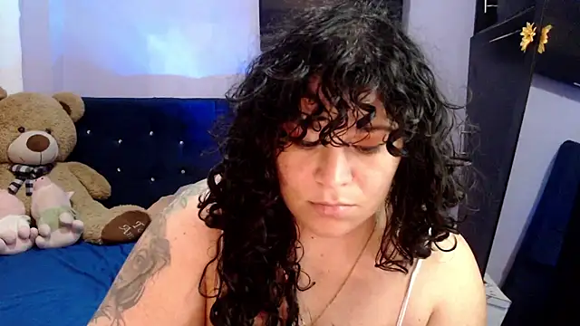 ANGELIQUE KLANE online show from November 2025 05:46:01 PM