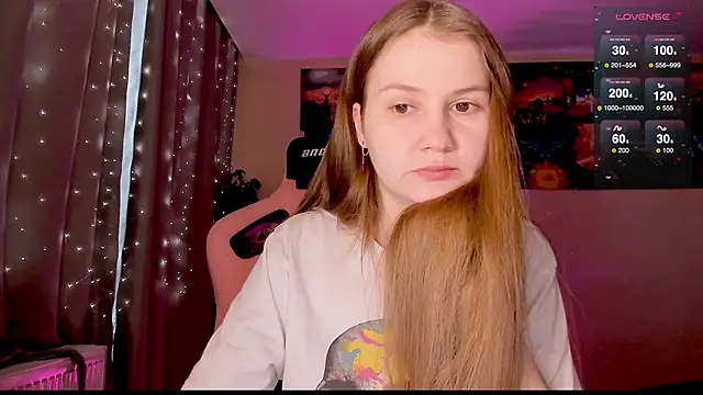 Snapshot of GoodWitch_ chatting on February 2025 07:27:02 AM GoodWitch online show from February 2025 07:27:02 AM