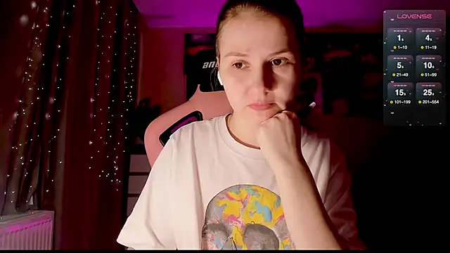Snapshot of GoodWitch_ chatting on February 2025 07:55:01 AM GoodWitch online show from February 2025 07:55:01 AM