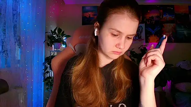 GoodWitch  online show from December 2025 07:47:02 AM