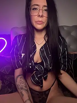 Snapshot of Carmen_Monroe chatting on June 2026 10:18:02 PM Carmen Monroe online show from June 2026 10:18:02 PM