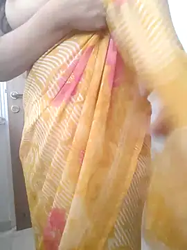 Snapshot of MumbaiMaskGirl chatting on December 2024 11:24:02 AM MumbaiMaskGirl online show from December 2024 11:24:02 AM