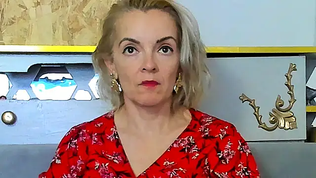 Snapshot of KateConner chatting on November 2025 09:02:02 PM KateConner online show from November 2025 09:02:02 PM