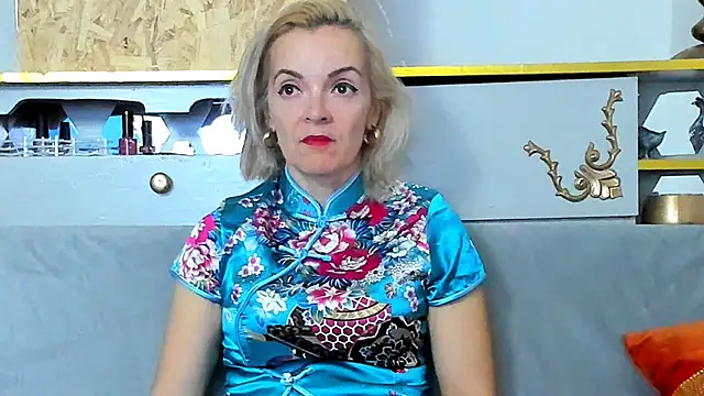 Snapshot of KateConner chatting on November 2025 06:51:02 PM KateConner online show from November 2025 06:51:02 PM