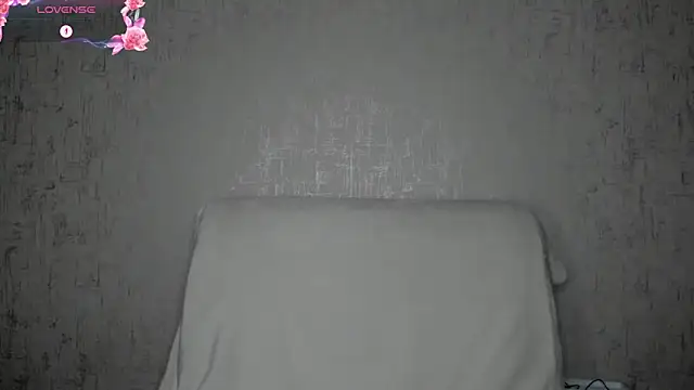 Snapshot of MissGulia chatting on May 2026 04:17:01 AM MissGulia online show from May 2026 04:17:01 AM