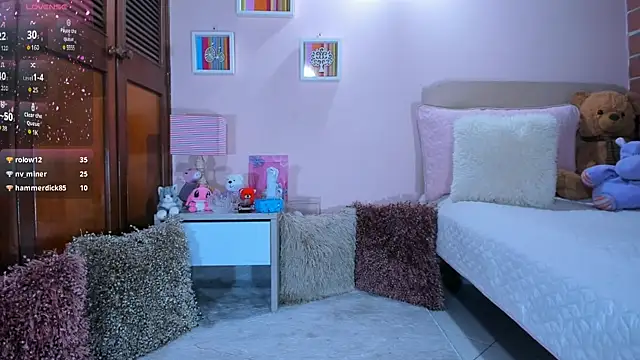 Snapshot of AbrilRussell chatting on December 2024 04:25:02 AM AbrilRussell online show from December 2024 04:25:02 AM