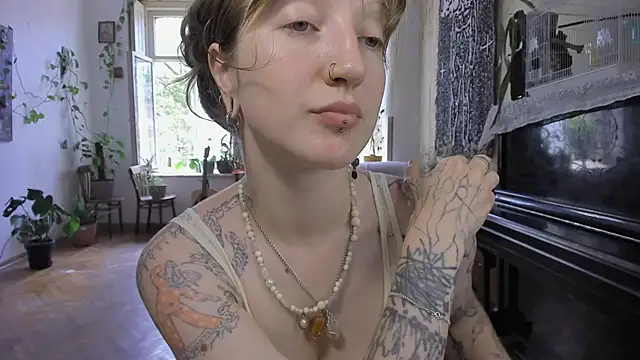 Snapshot of Miranda2_0 chatting on July 2026 09:04:01 AM Miranda2 0 online show from July 2026 09:04:01 AM