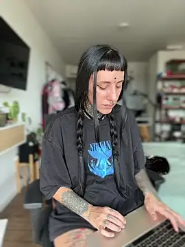 Snapshot of samisamsx chatting on October 2025 04:19:01 PM samisamsx online show from October 2025 04:19:01 PM