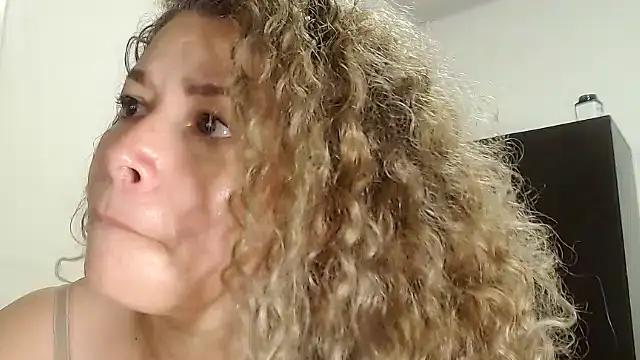 Snapshot of dalilasquirt1 chatting on December 2024 04:11:01 AM dalilasquirt1 online show from December 2024 04:11:01 AM