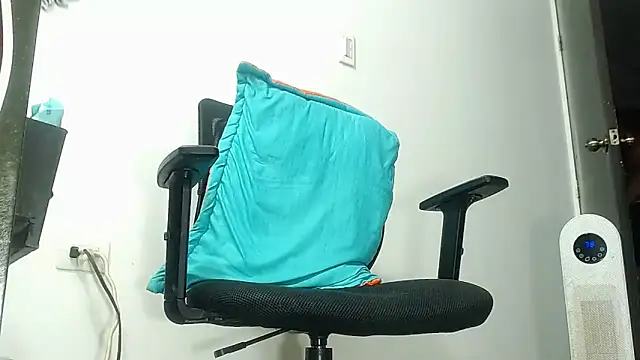 Snapshot of dalilasquirt1 chatting on April 2026 08:34:01 AM dalilasquirt1 online show from April 2026 08:34:01 AM