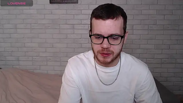 Snapshot of Alexxx_horny chatting on April 2026 08:12:02 AM Alexxx horny online show from April 2026 08:12:02 AM