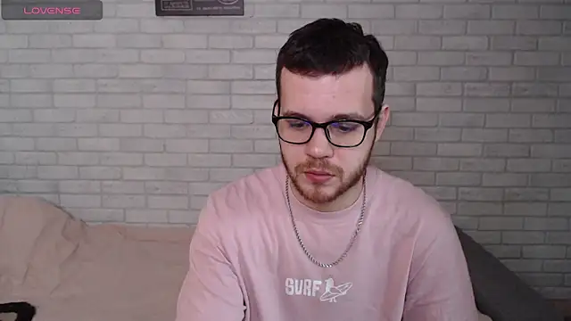 Snapshot of Alexxx_horny chatting on April 2026 07:02:02 AM Alexxx horny online show from April 2026 07:02:02 AM