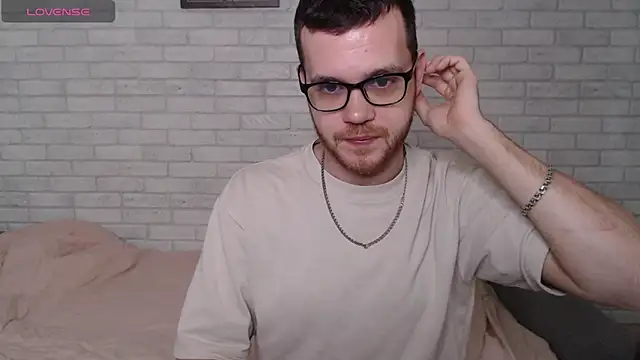 Snapshot of Alexxx_horny chatting on June 2026 07:10:01 AM Alexxx horny online show from June 2026 07:10:01 AM