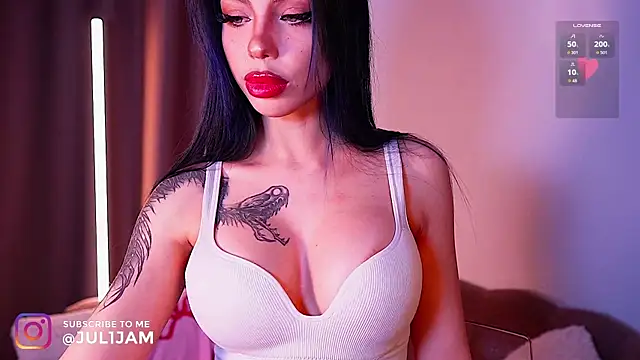 Snapshot of juli_jam chatting on March 2026 07:31:01 PM juli jam online show from March 2026 07:31:01 PM