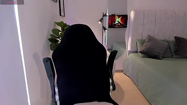 AmyWood online show from March 2026 01:28:01 PM